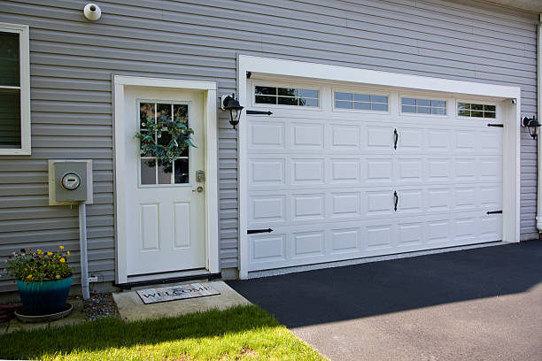 24/7 Emergency Garage Door Panel Replacement experts in Forestville, MD